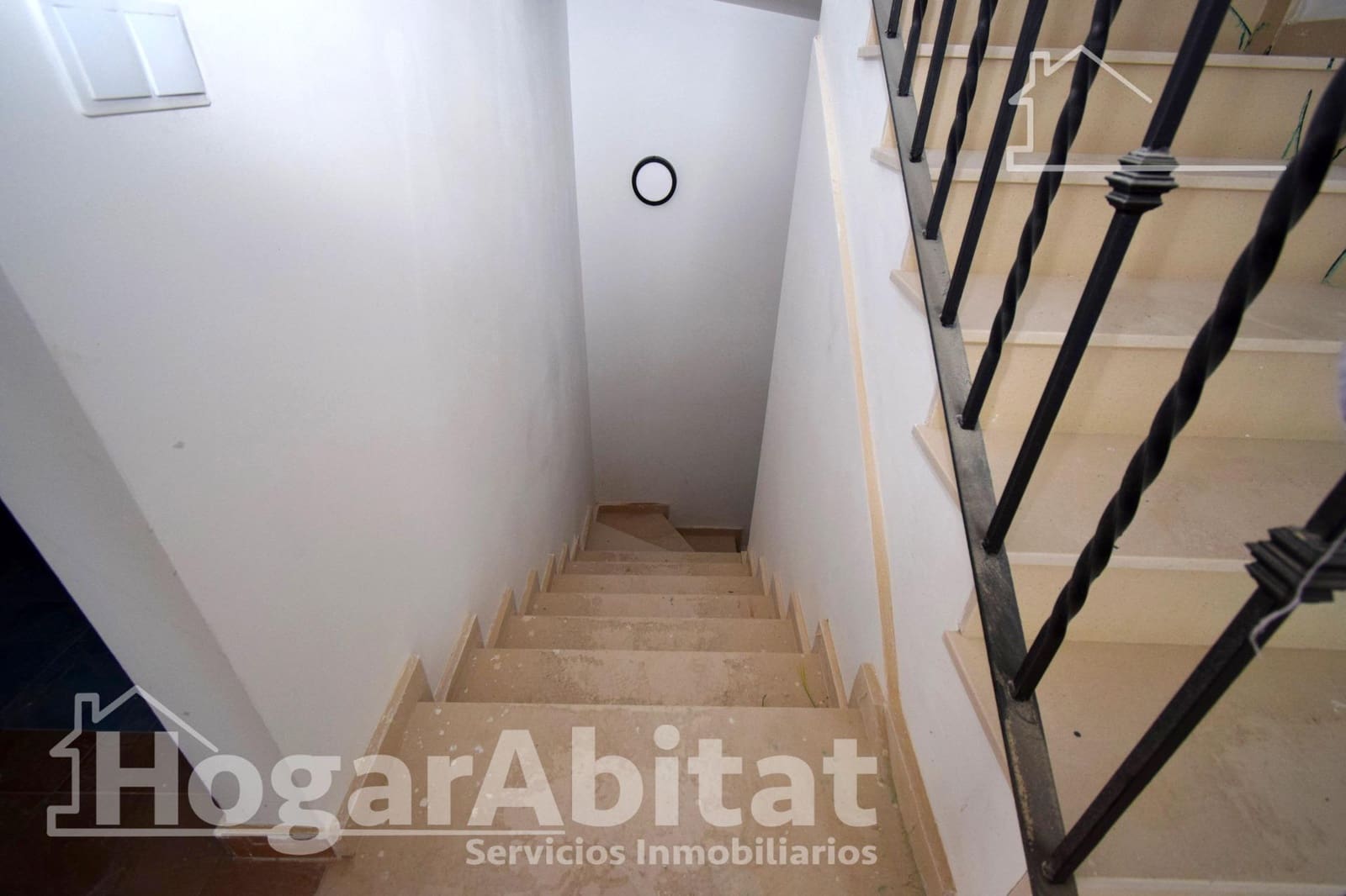 3 Zimmer Haus zu verkaufen in Chiva mit Garage - 350.000 € (Ref: 9860186)