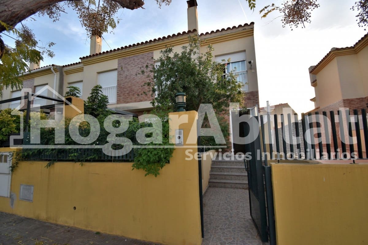 4 chambre Villa/Maison Mitoyenne à vendre à Burriana / Borriana avec piscine garage - 350 000 € (Ref: 9861908)