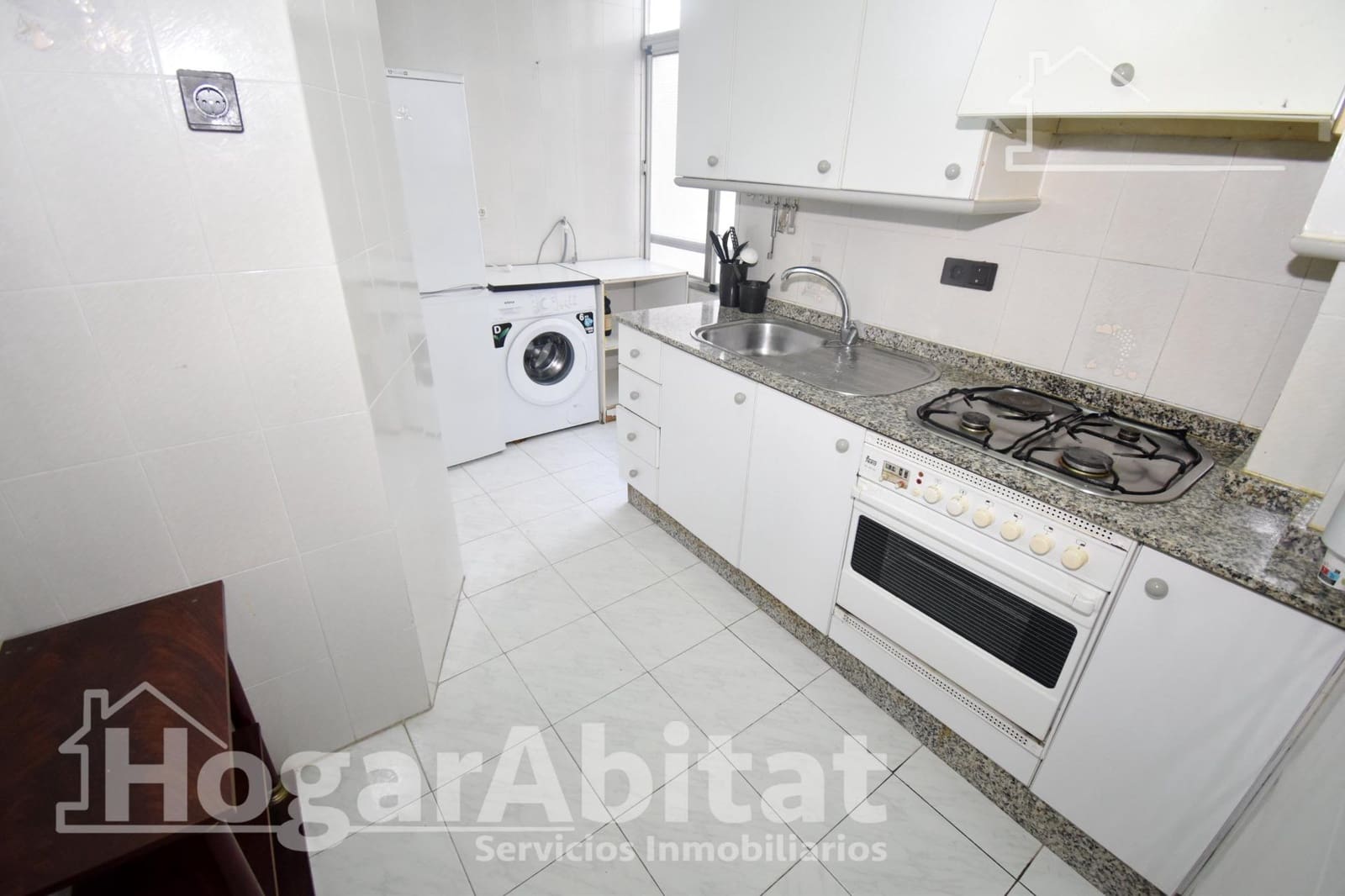 3 bedroom Flat for sale in Castello de la Plana - € 140,000 (Ref: 9861909)