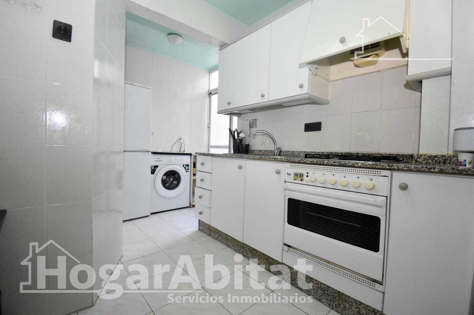 3 bedroom Flat for sale in Castello de la Plana - € 140,000 (Ref: 9861909)