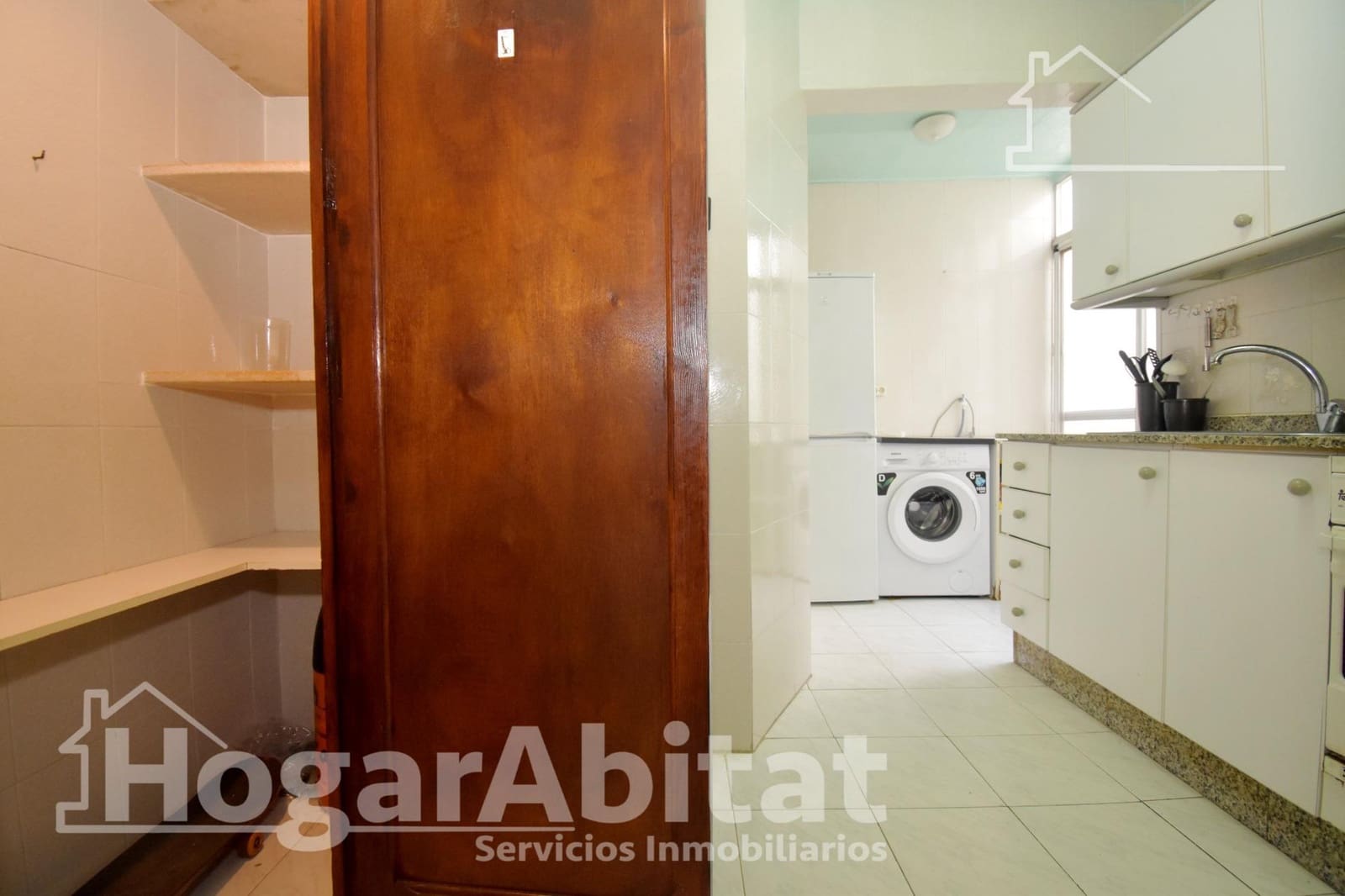 3 bedroom Flat for sale in Castello de la Plana - € 140,000 (Ref: 9861909)