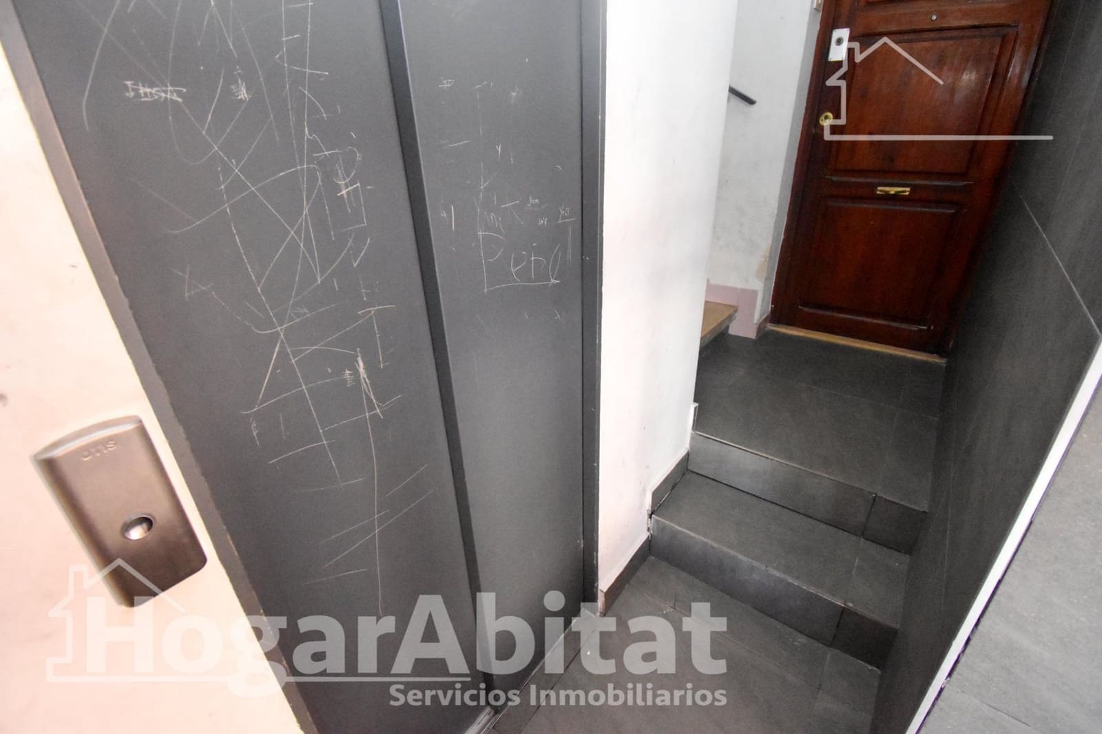 3 bedroom Flat for sale in Castello de la Plana - € 140,000 (Ref: 9861909)