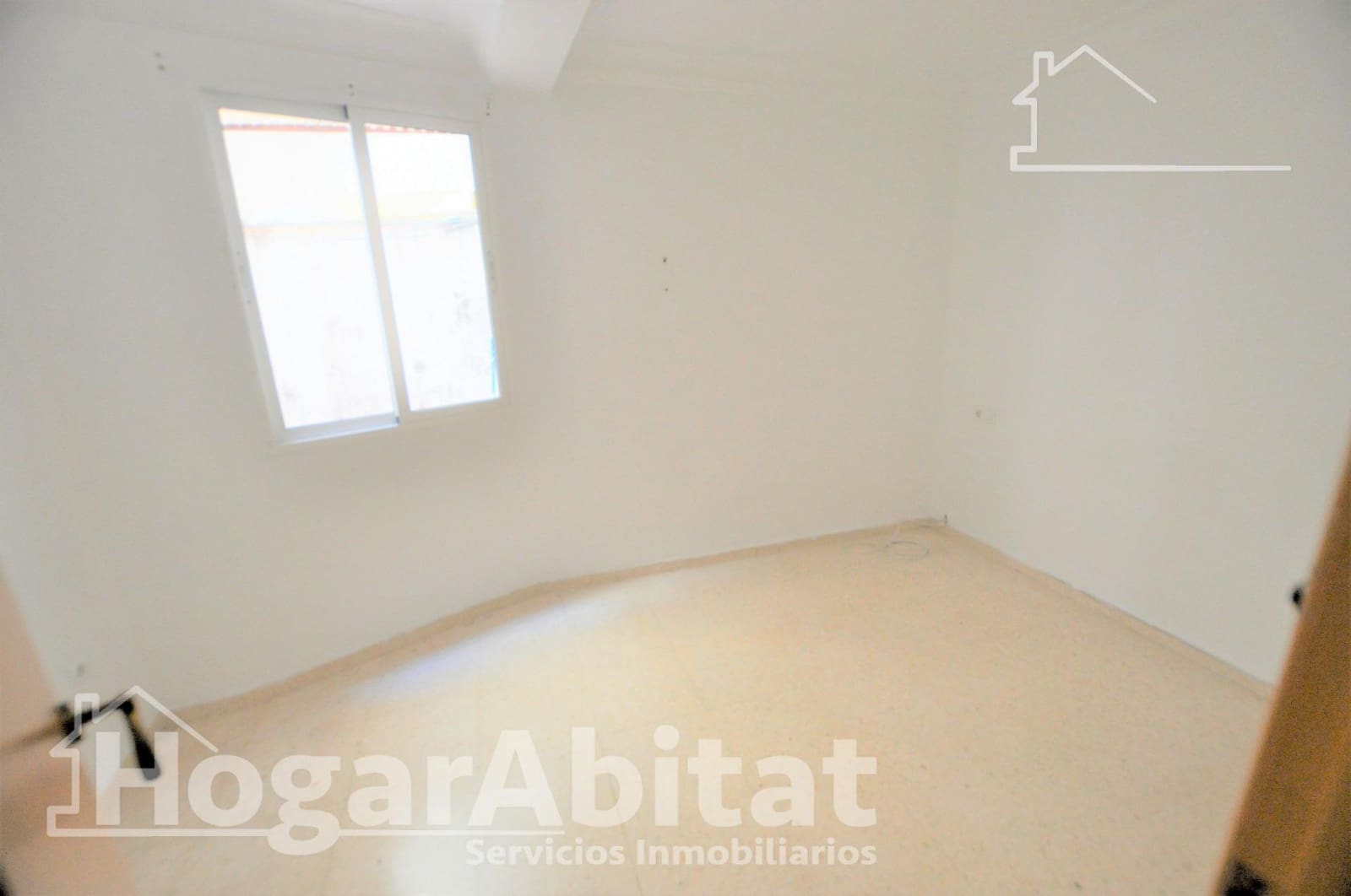 3 bedroom Flat for sale in Valencia city - € 220,000 (Ref: 9861913)