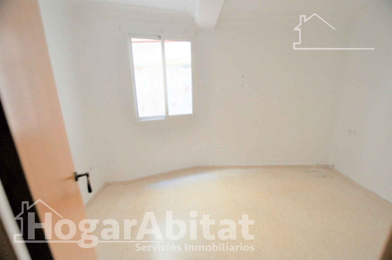 3 bedroom Flat for sale in Valencia city - € 220,000 (Ref: 9861913)