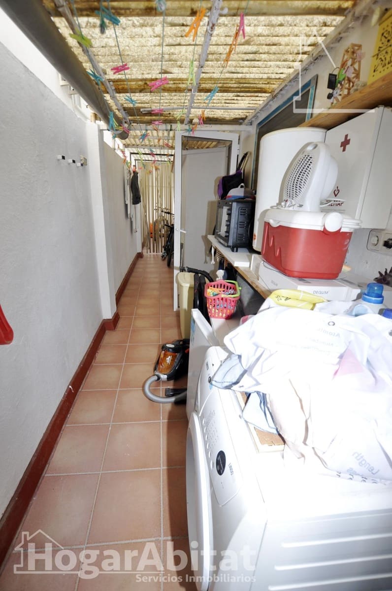 3 bedroom Flat for sale in Alaquas - € 180,000 (Ref: 9861918)