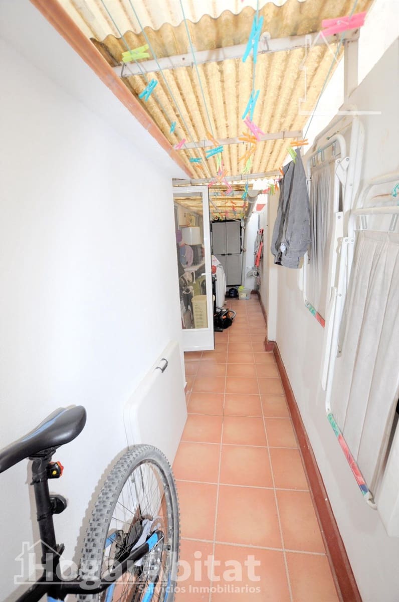 3 bedroom Flat for sale in Alaquas - € 180,000 (Ref: 9861918)