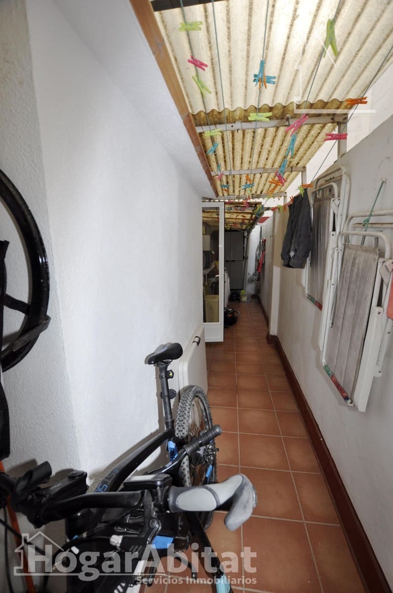 3 bedroom Flat for sale in Alaquas - € 180,000 (Ref: 9861918)