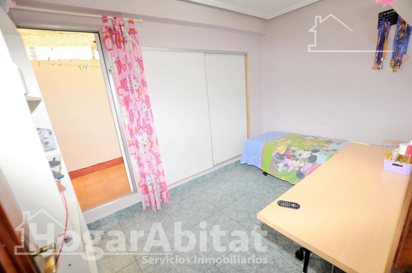 3 bedroom Flat for sale in Alaquas - € 180,000 (Ref: 9861918)