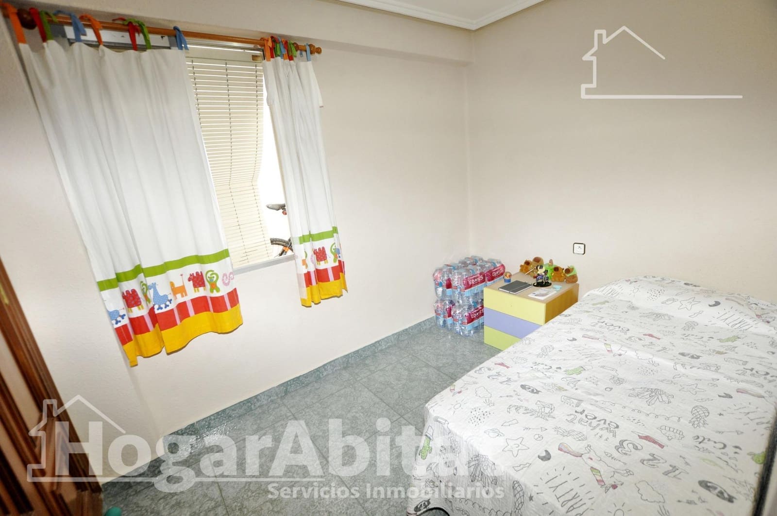 3 bedroom Flat for sale in Alaquas - € 180,000 (Ref: 9861918)