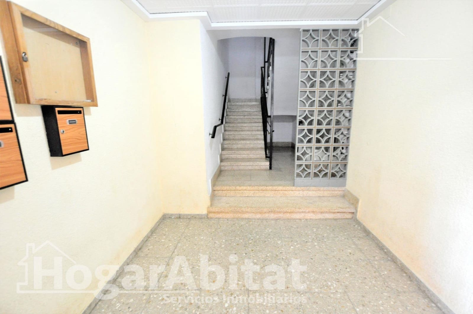 3 bedroom Flat for sale in Alaquas - € 180,000 (Ref: 9861918)