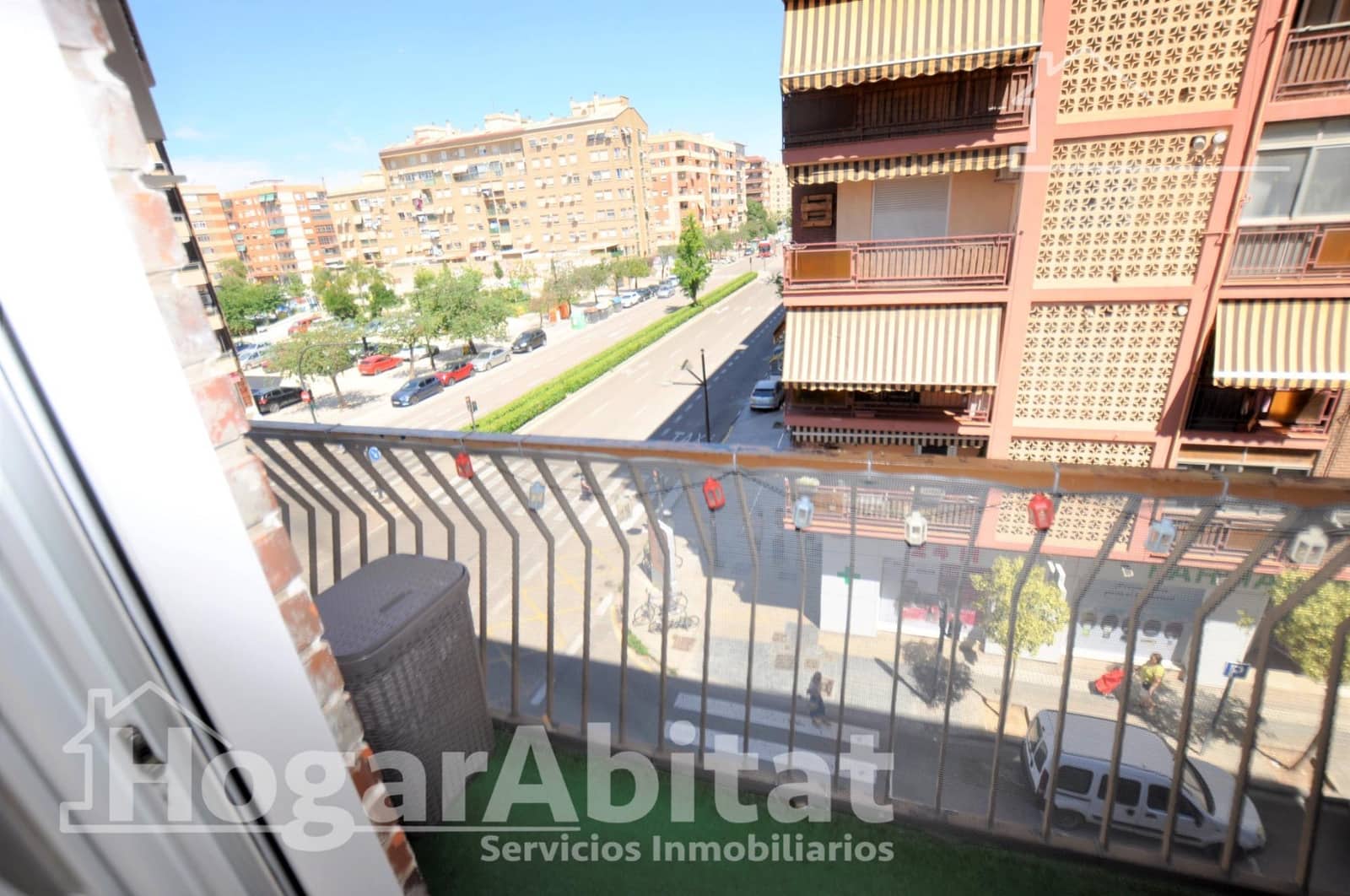 3 bedroom Flat for sale in Valencia city with garage - € 340,000 (Ref: 9865240)