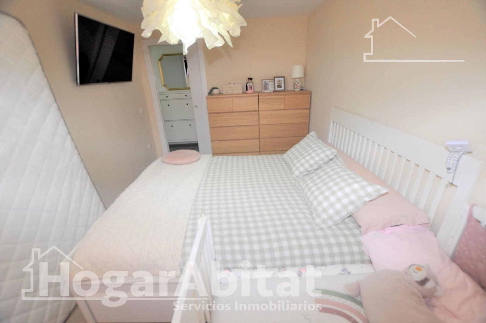 3 bedroom Flat for sale in Valencia city with garage - € 340,000 (Ref: 9865240)