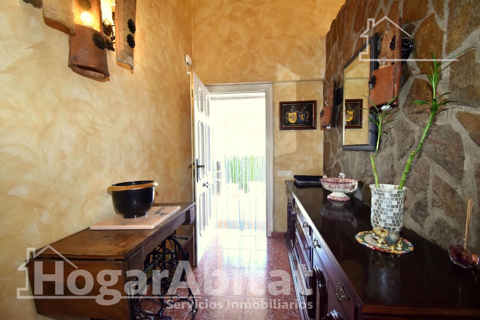 4 bedroom Villa for sale in Borriol with pool garage - € 285,000 (Ref: 9867064)