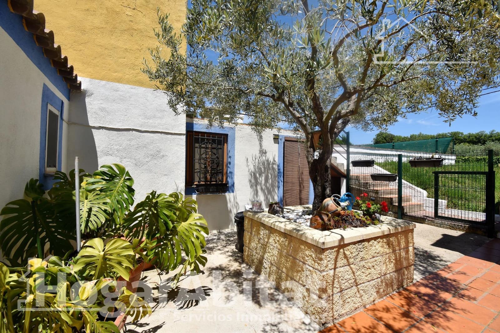 4 bedroom Villa for sale in Borriol with pool garage - € 285,000 (Ref: 9867064)