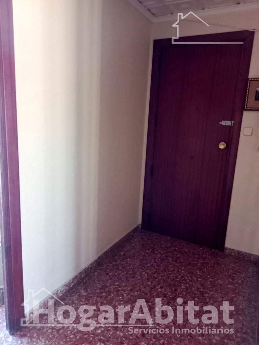 4 bedroom Penthouse for sale in Algemesi with garage - € 95,000 (Ref: 9867072)