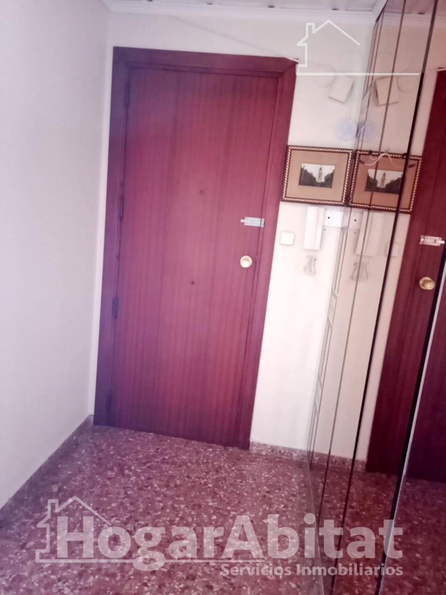 4 bedroom Penthouse for sale in Algemesi with garage - € 95,000 (Ref: 9867072)