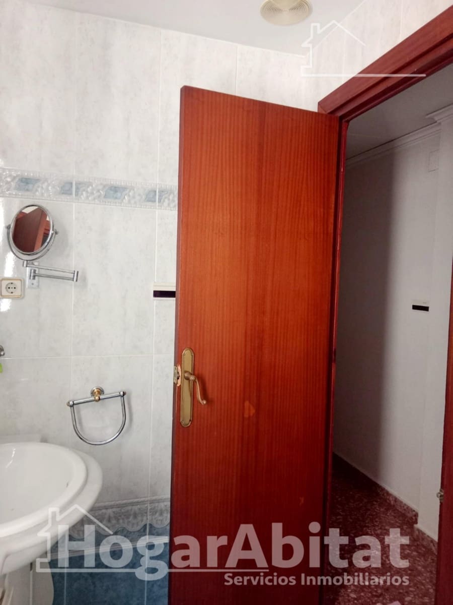 4 bedroom Penthouse for sale in Algemesi with garage - € 95,000 (Ref: 9867072)