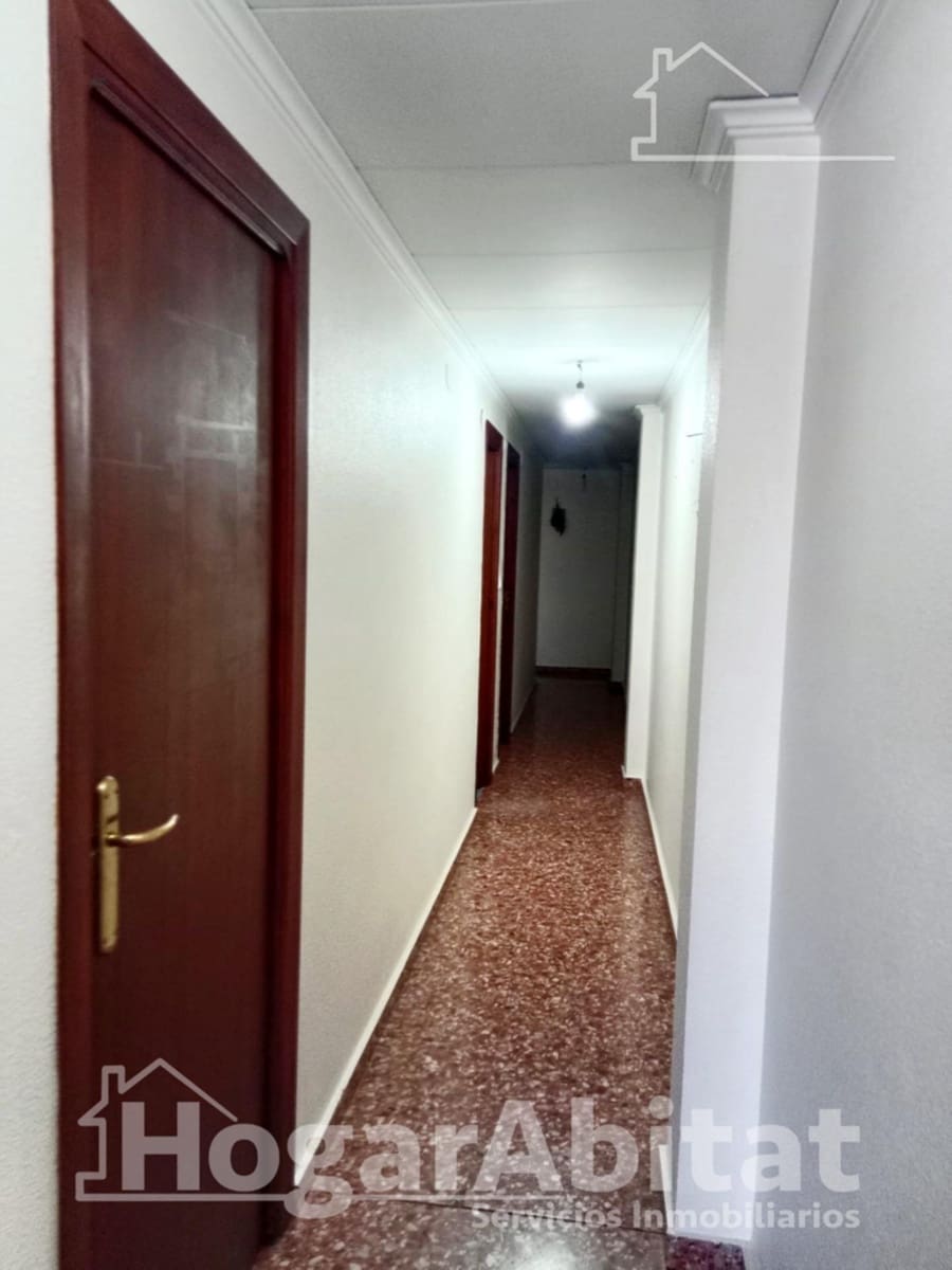 4 bedroom Penthouse for sale in Algemesi with garage - € 95,000 (Ref: 9867072)
