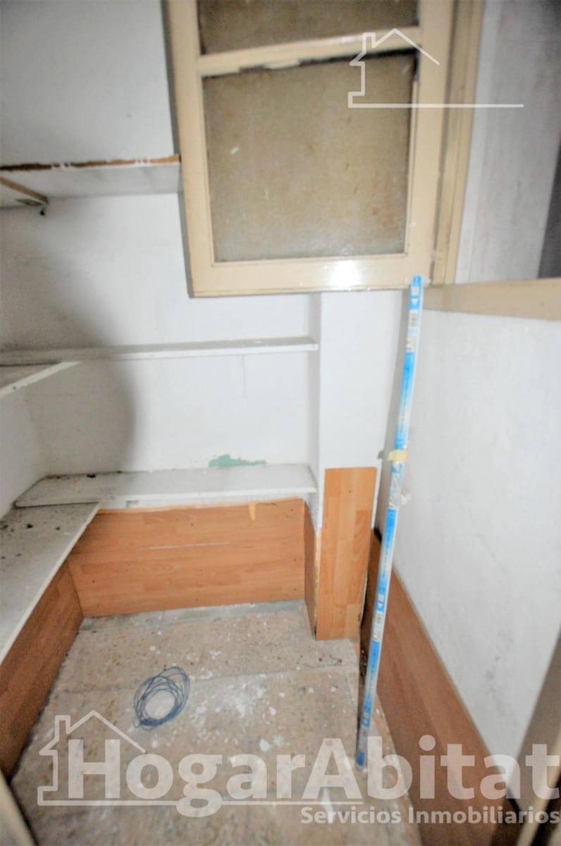 Commercieel te koop in Valencia stad - € 82.000 (Ref: 9867073)