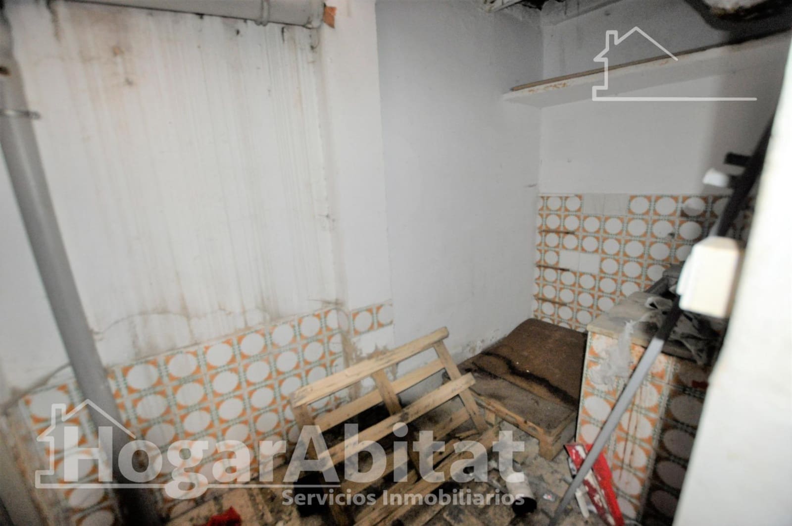 Commercieel te koop in Valencia stad - € 82.000 (Ref: 9867073)