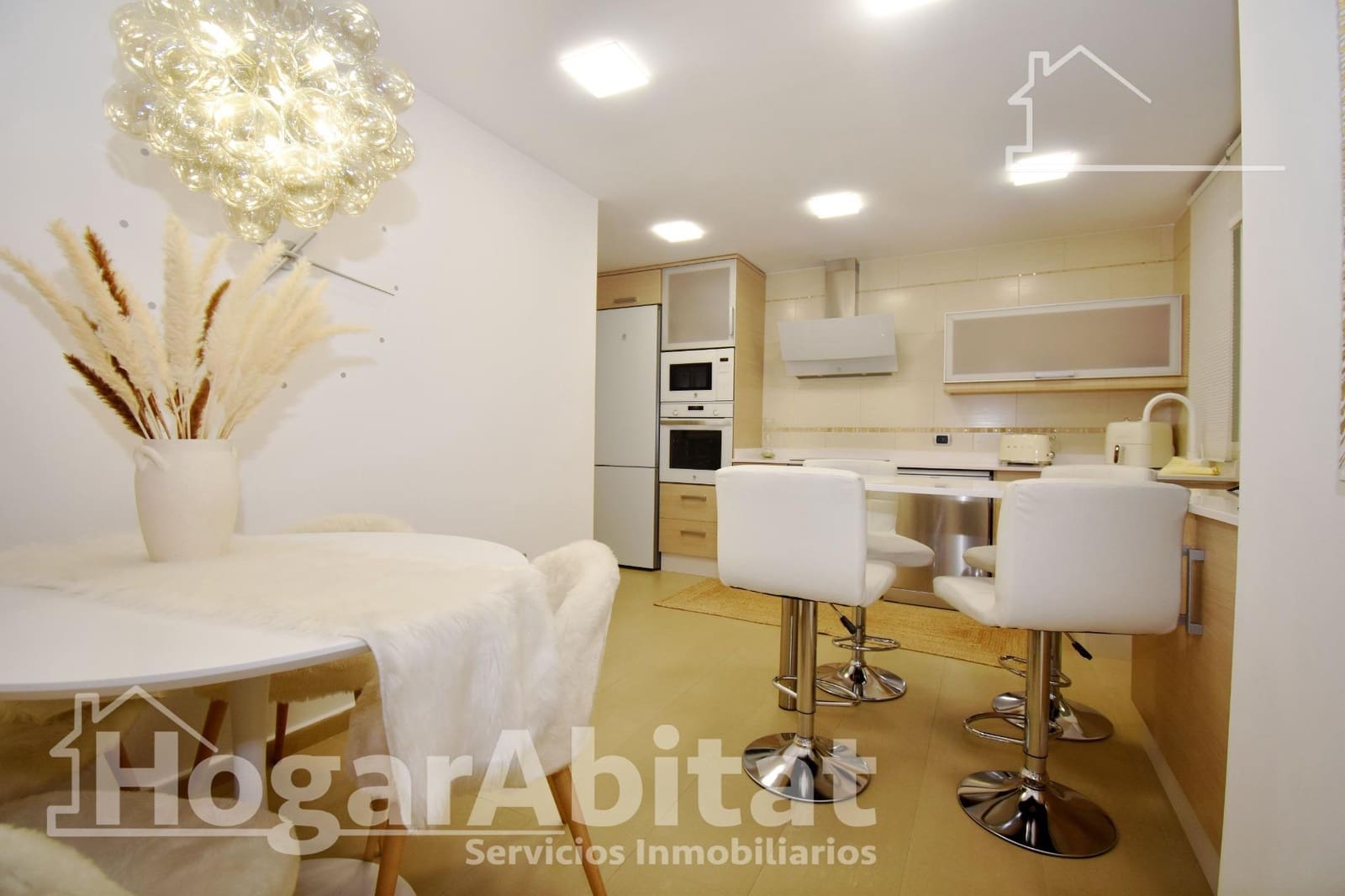 3 makuuhuone Asunto myytävänä paikassa Castello de la Plana mukana 
autotalli - 295 000 € (Ref: 9868649)
