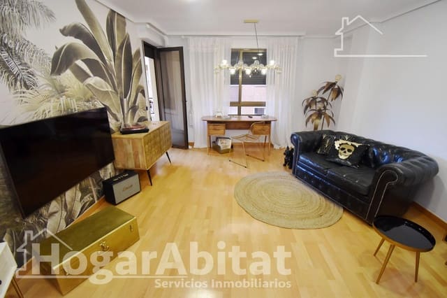 3 makuuhuone Asunto myytävänä paikassa Castelló de la Plana mukana 
autotalli - 295 000 € (Ref: 9868649)
