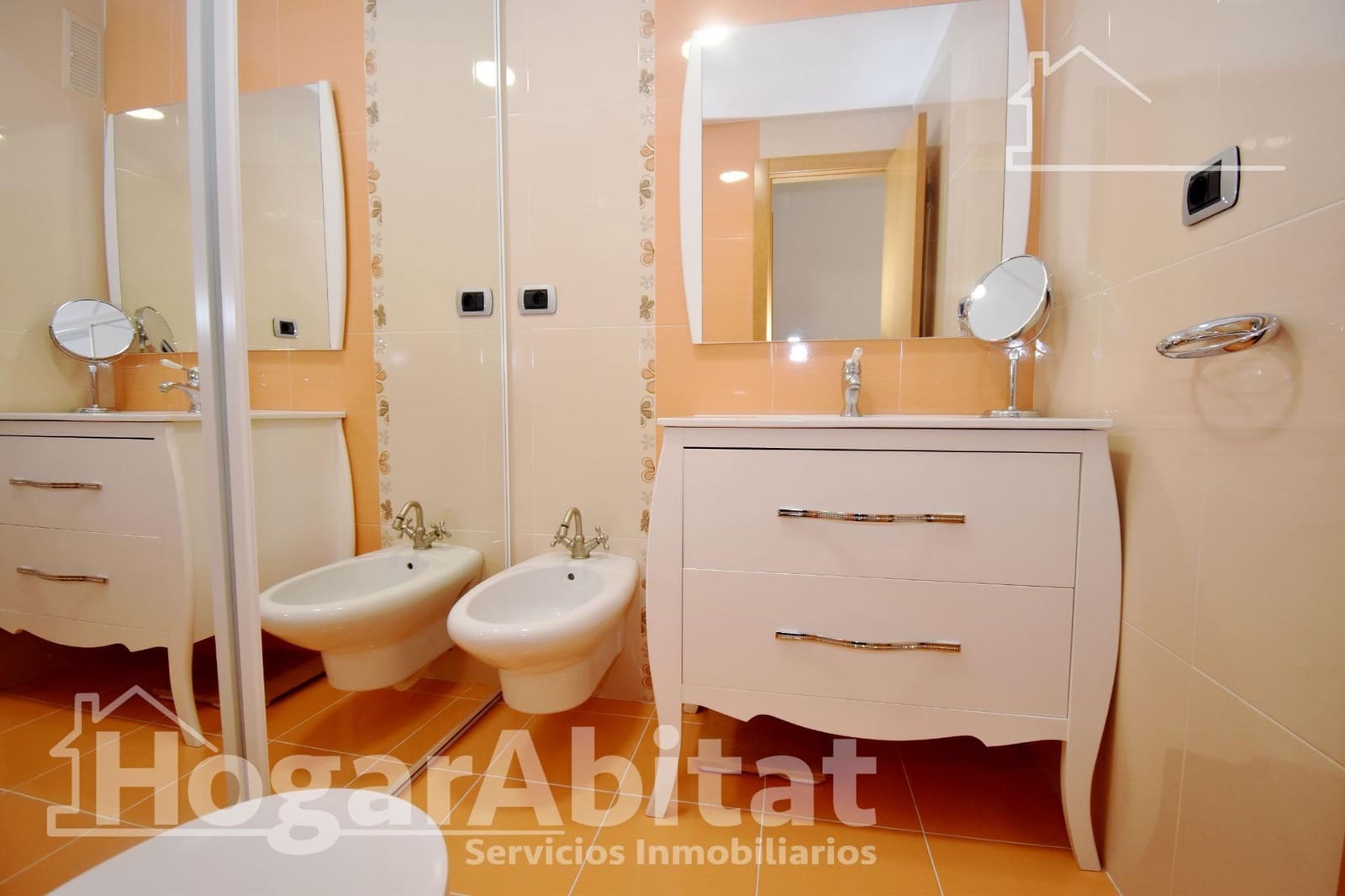 3 makuuhuone Asunto myytävänä paikassa Castello de la Plana mukana 
autotalli - 295 000 € (Ref: 9868649)