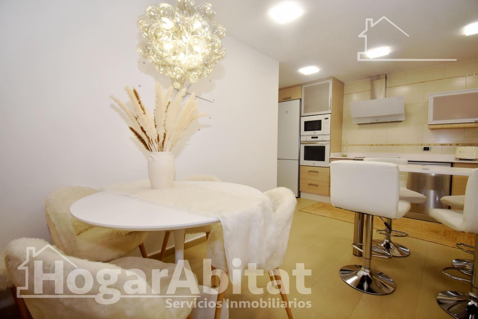 3 makuuhuone Asunto myytävänä paikassa Castello de la Plana mukana 
autotalli - 295 000 € (Ref: 9868649)