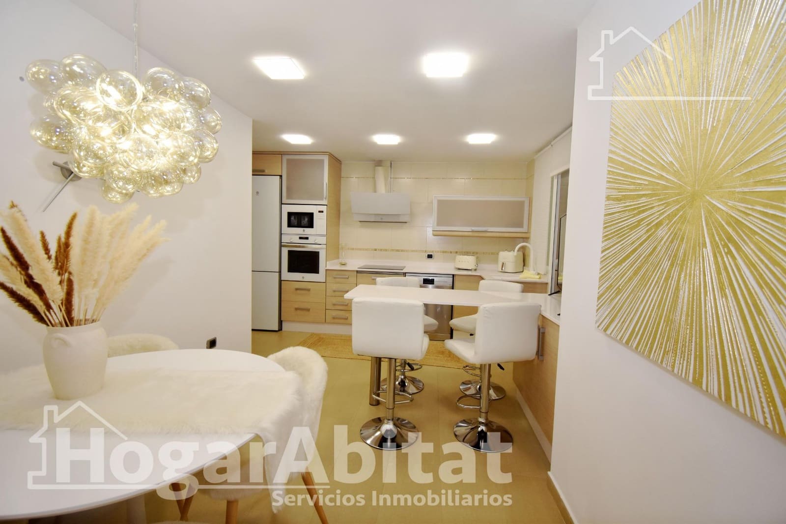 3 makuuhuone Asunto myytävänä paikassa Castello de la Plana mukana 
autotalli - 295 000 € (Ref: 9868649)