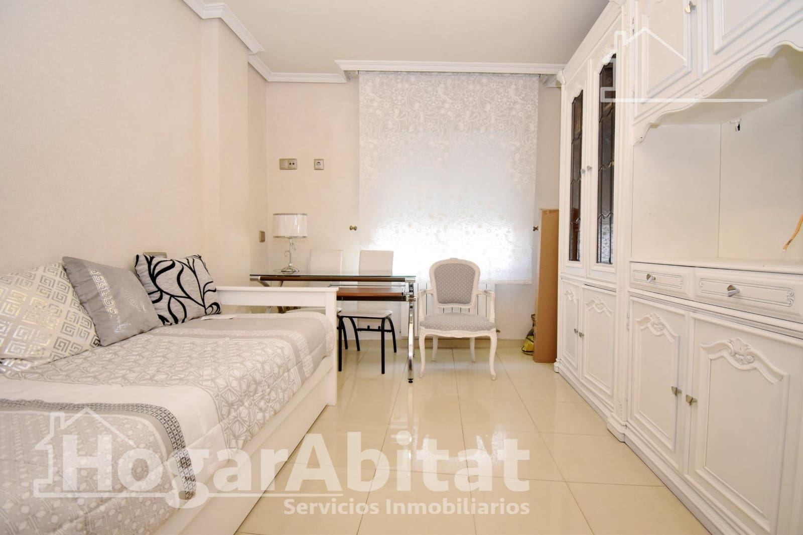 6 bedroom Flat for sale in Castello de la Plana with garage - € 405,000 (Ref: 9873566)