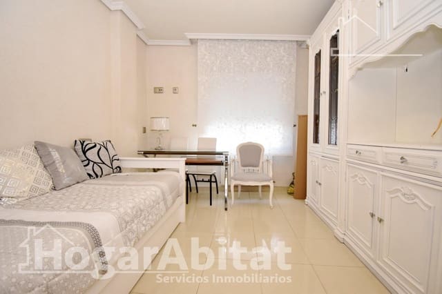 6 bedroom Flat for sale in Centro, Castelló de la Plana with garage - € 405,000 (Ref: 9873566)