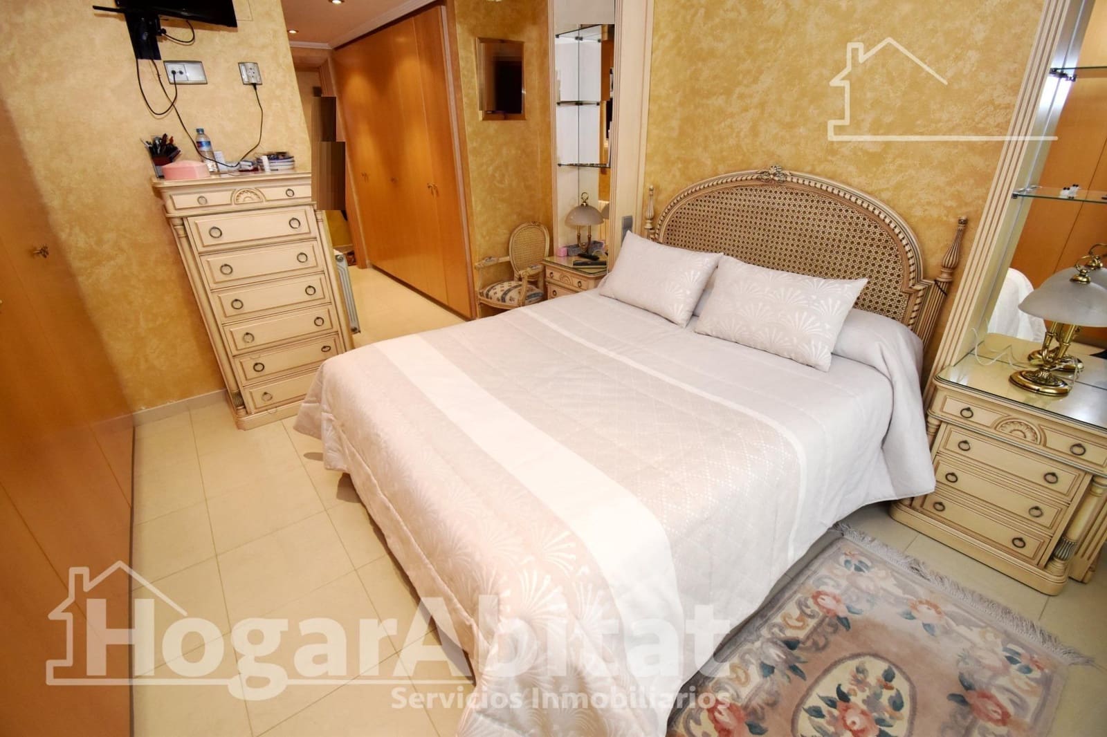 6 bedroom Flat for sale in Castello de la Plana with garage - € 405,000 (Ref: 9873566)