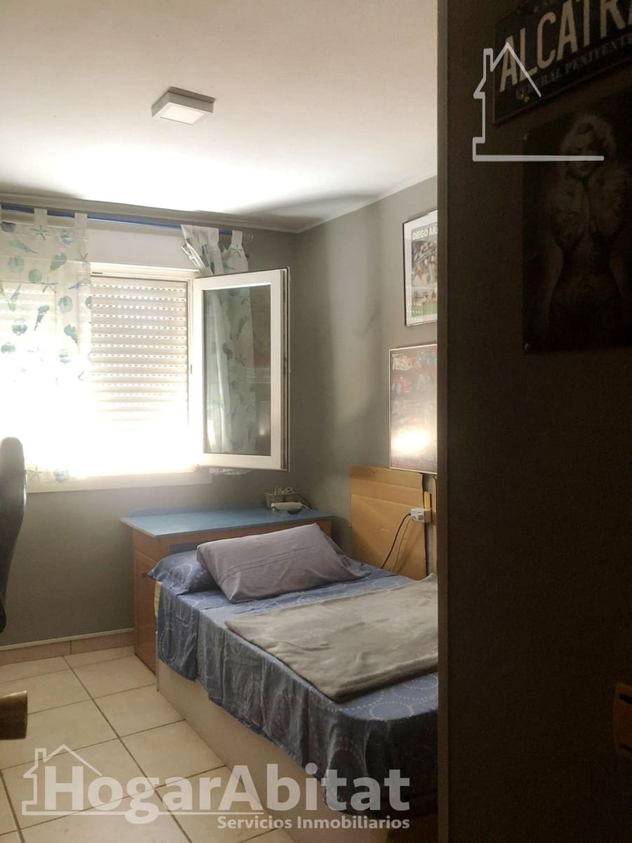 3 bedroom Flat for sale in Castello de la Plana with garage - € 200,000 (Ref: 9873567)