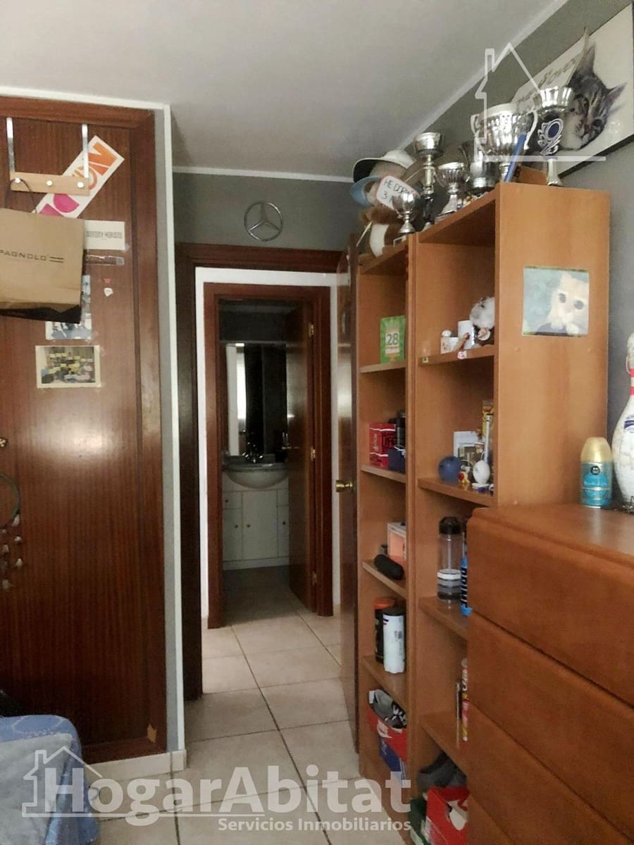 3 bedroom Flat for sale in Castello de la Plana with garage - € 200,000 (Ref: 9873567)