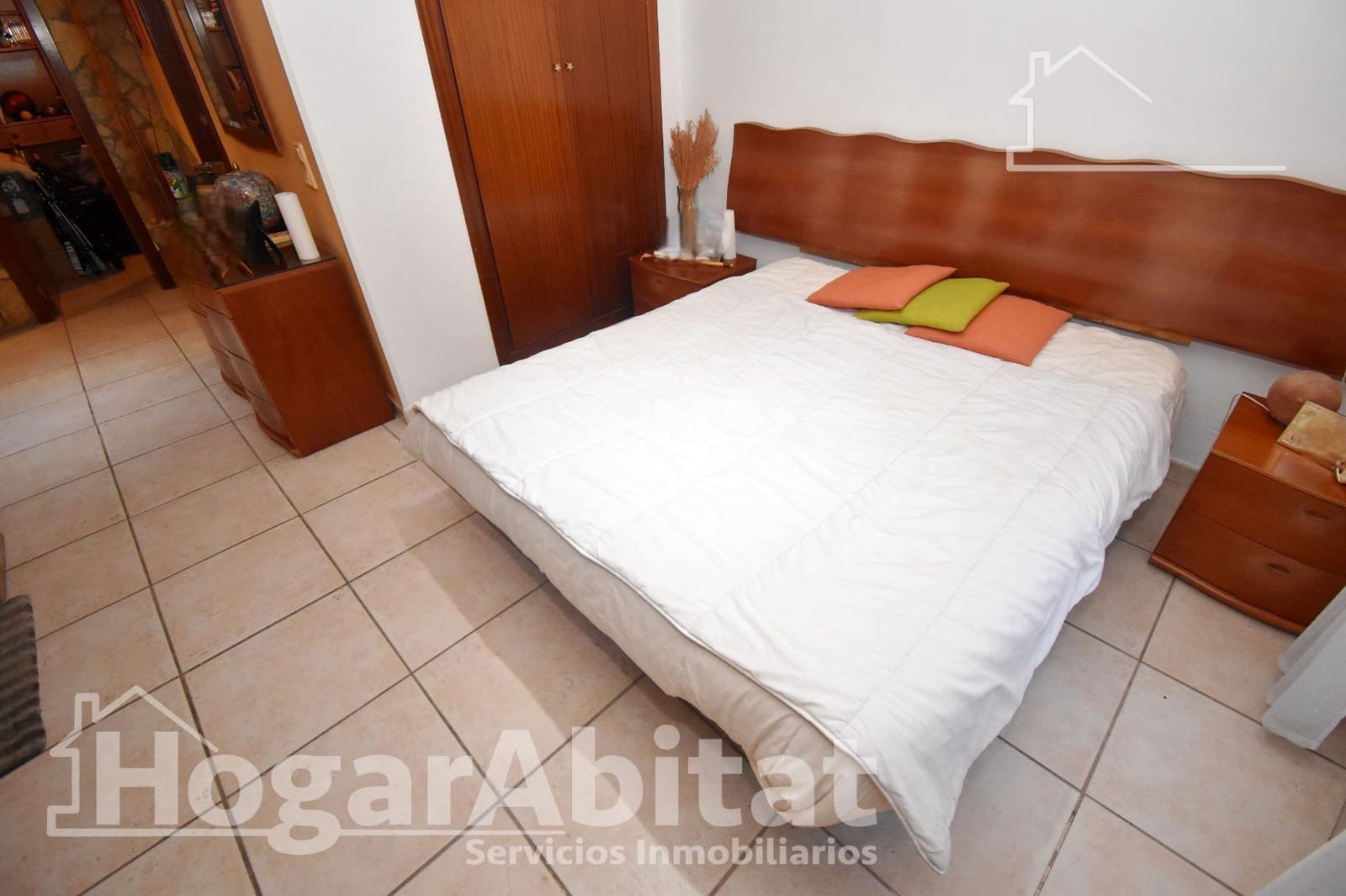 3 bedroom Flat for sale in Castello de la Plana with garage - € 200,000 (Ref: 9873567)