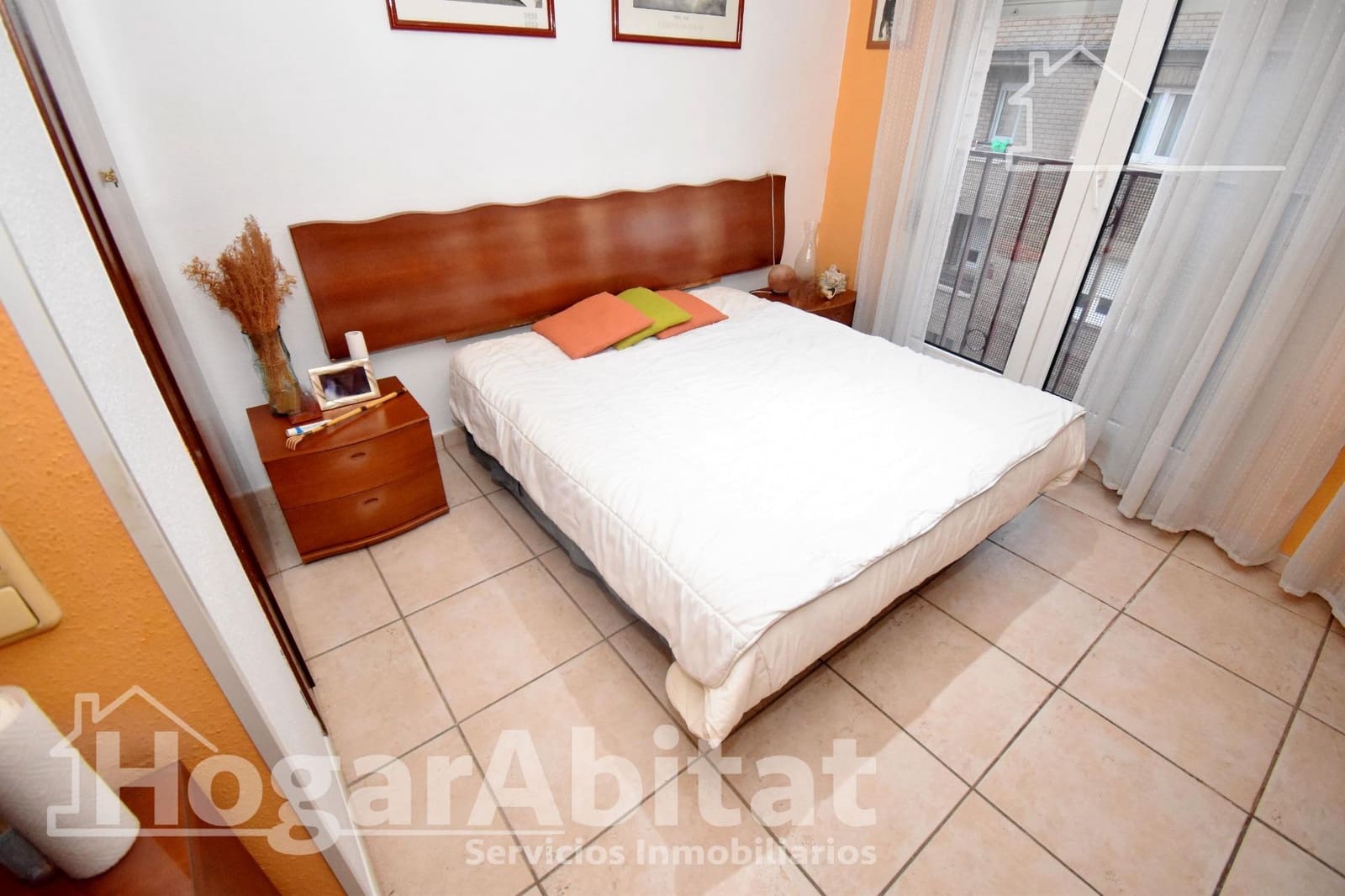 3 bedroom Flat for sale in Castello de la Plana with garage - € 200,000 (Ref: 9873567)
