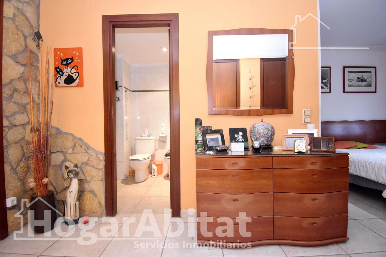 3 bedroom Flat for sale in Castello de la Plana with garage - € 200,000 (Ref: 9873567)