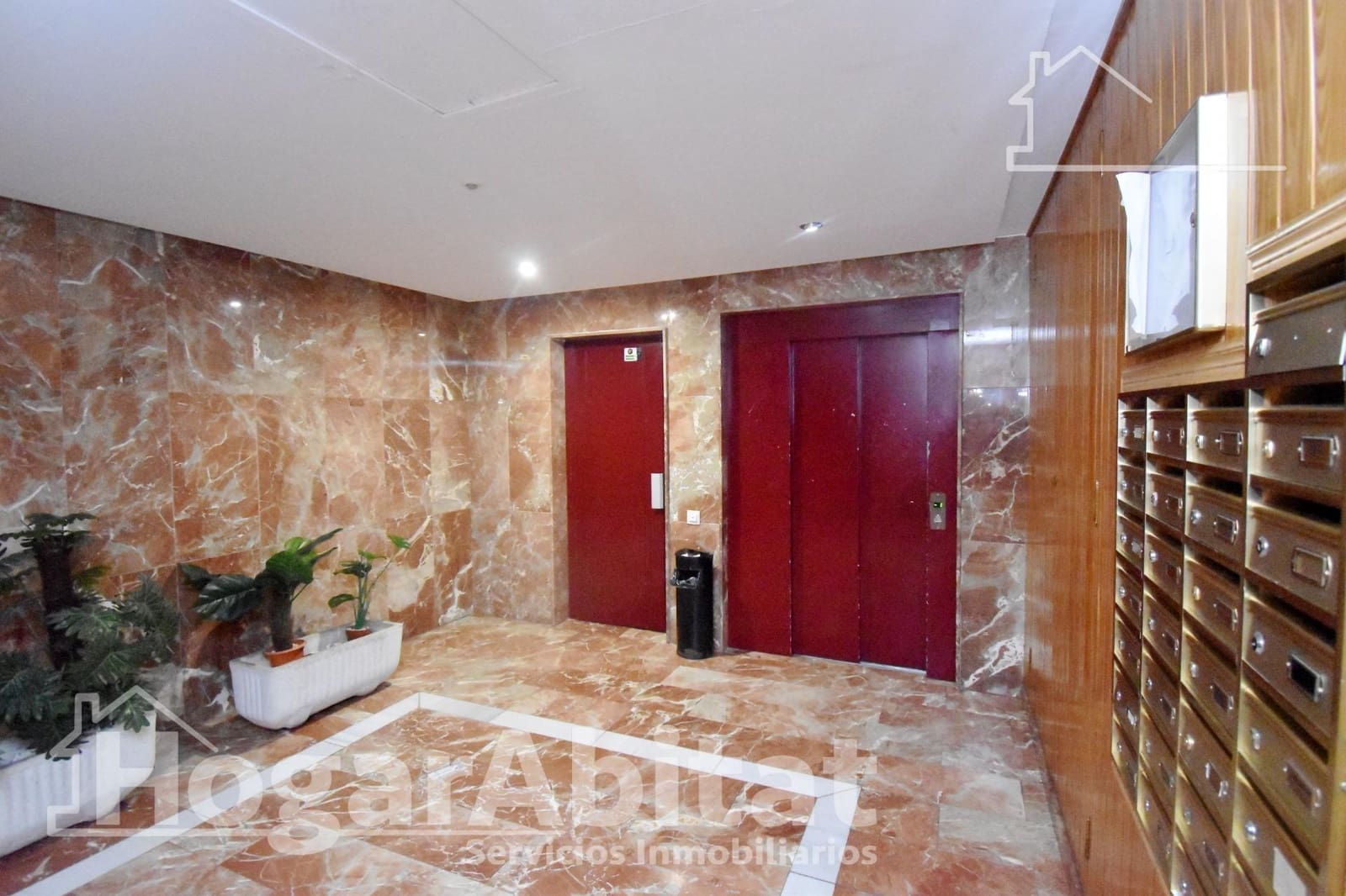 3 bedroom Flat for sale in Castello de la Plana with garage - € 200,000 (Ref: 9873567)