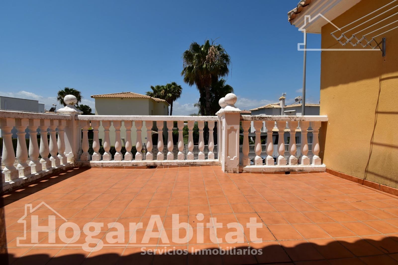 2 slaapkamer Rijtjeshuis te koop in Oliva met zwembad - € 390.000 (Ref: 9878908)
