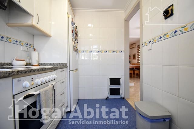 2 slaapkamer Rijtjeshuis te koop in Oliva met zwembad - € 390.000 (Ref: 9878908)