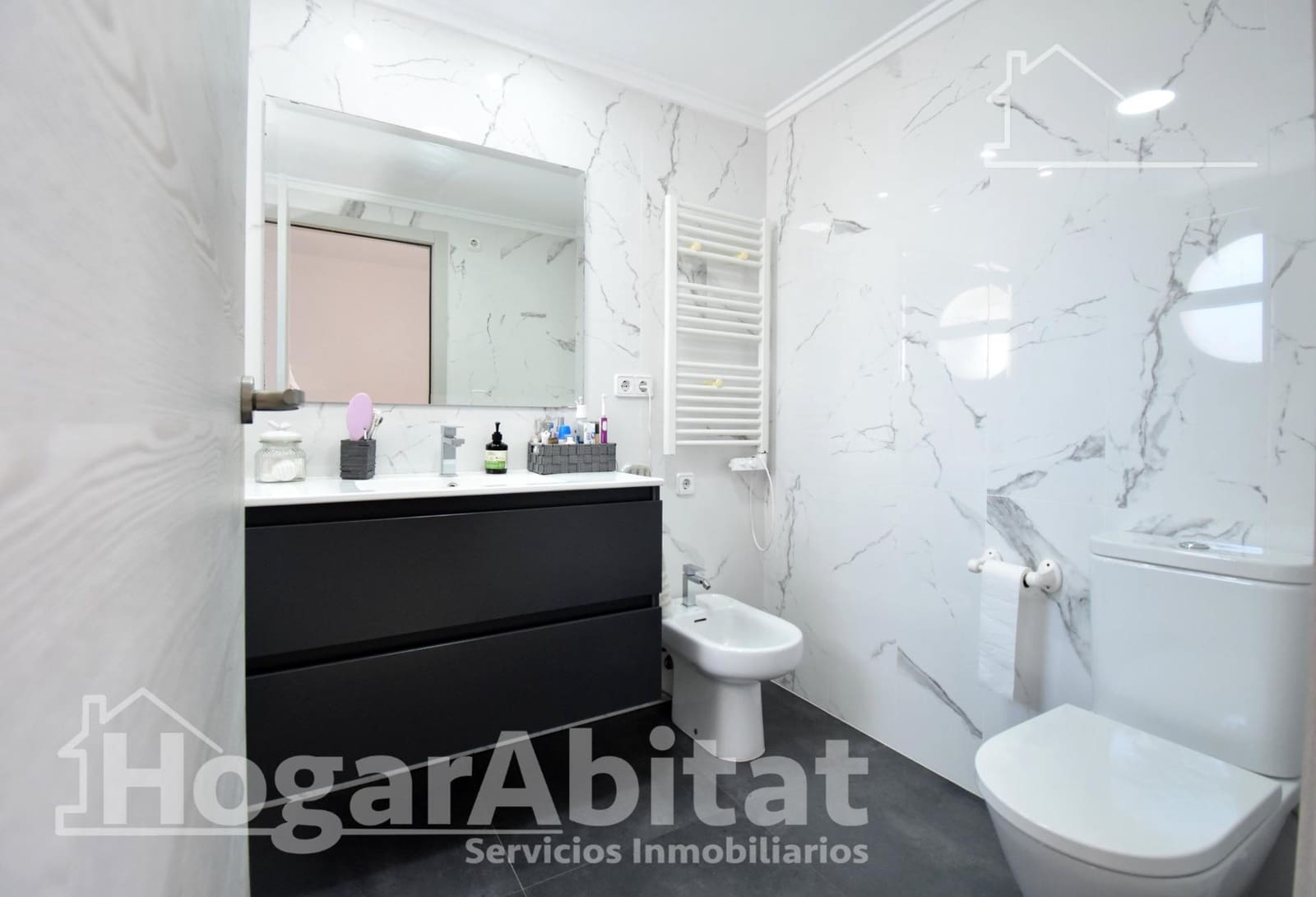 2 slaapkamer Rijtjeshuis te koop in Oliva met zwembad - € 390.000 (Ref: 9878908)