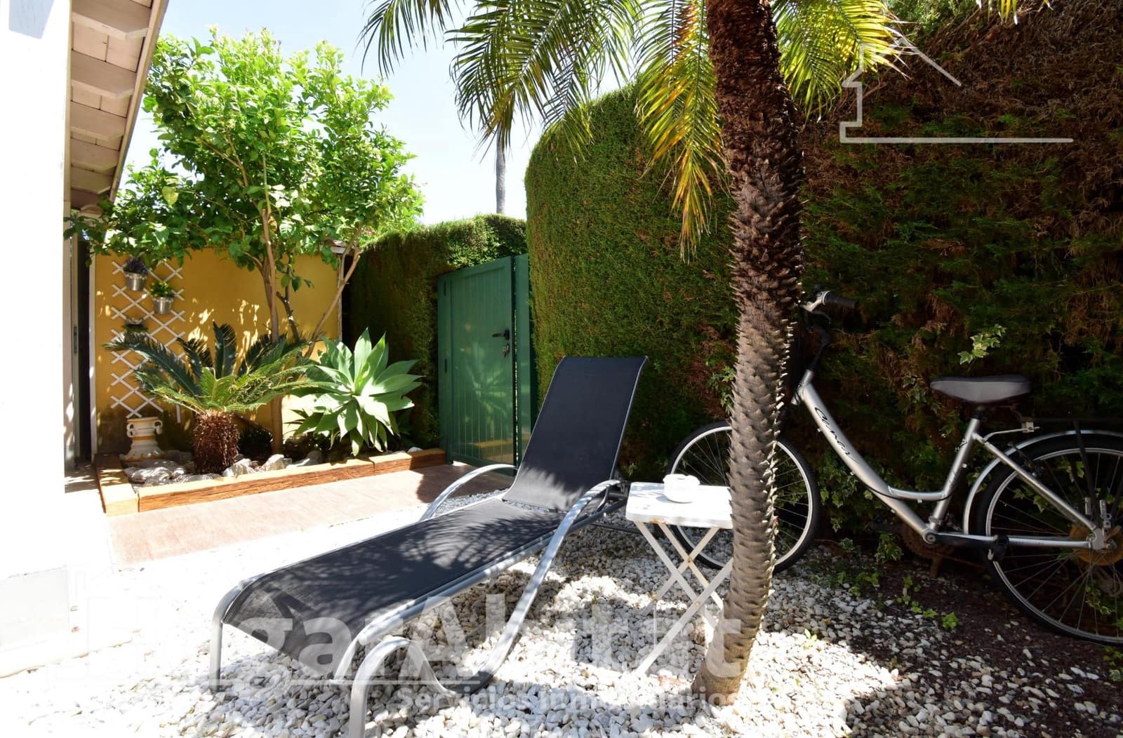 2 slaapkamer Rijtjeshuis te koop in Oliva met zwembad - € 390.000 (Ref: 9878908)