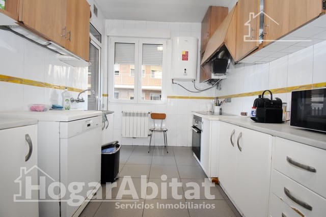 5 bedroom Flat for sale in Centro, Castelló de la Plana - € 295,000 (Ref: 9878916)