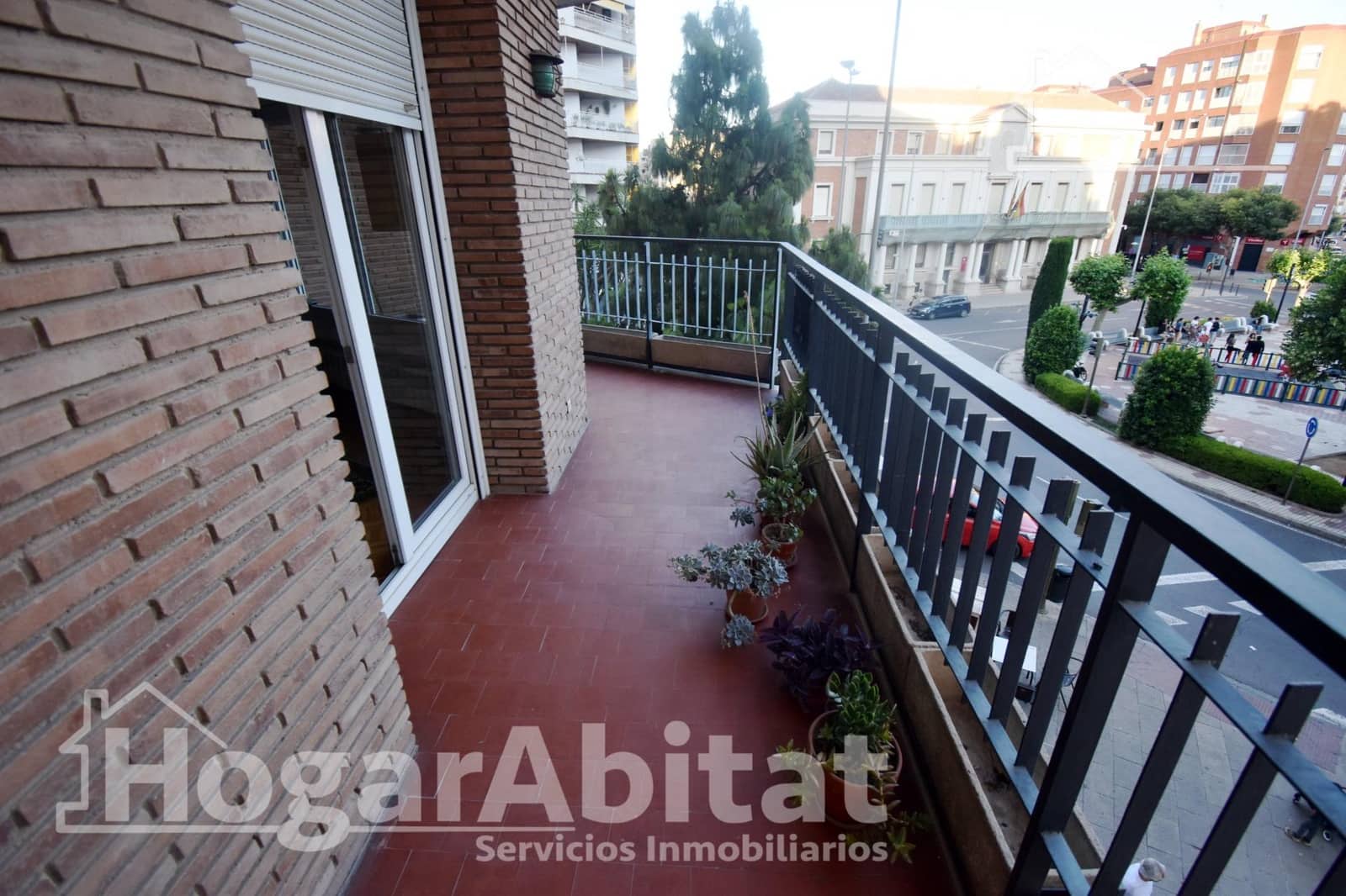5 bedroom Flat for sale in Castello de la Plana - € 295,000 (Ref: 9878916)