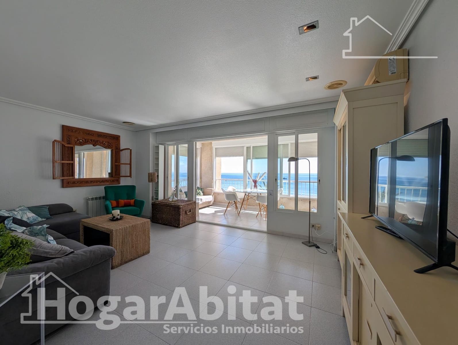 3 bedroom Flat for sale in Arenales del Sol with pool - € 399,000 (Ref: 9881981)