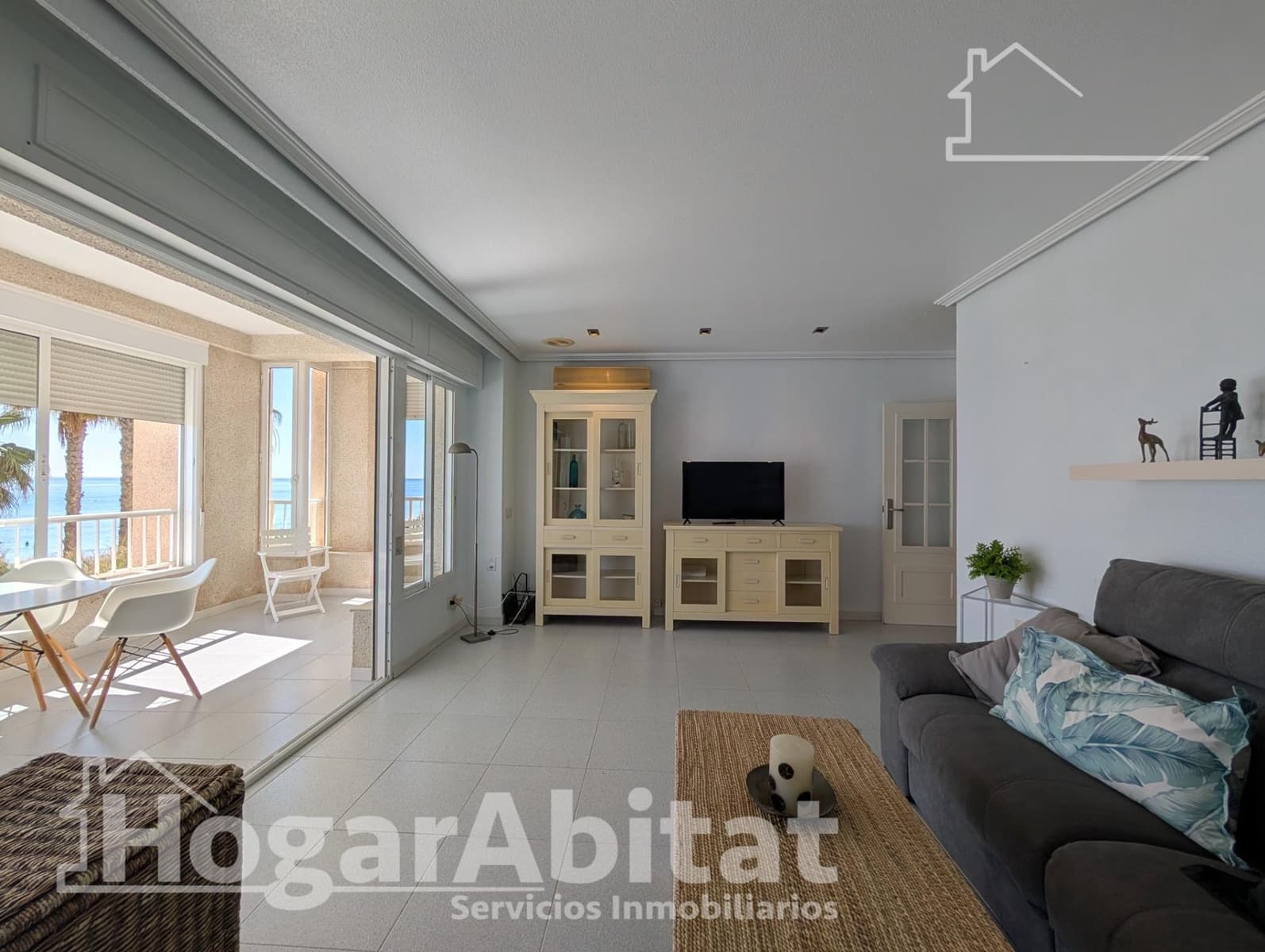 3 bedroom Flat for sale in Arenales del Sol with pool - € 399,000 (Ref: 9881981)