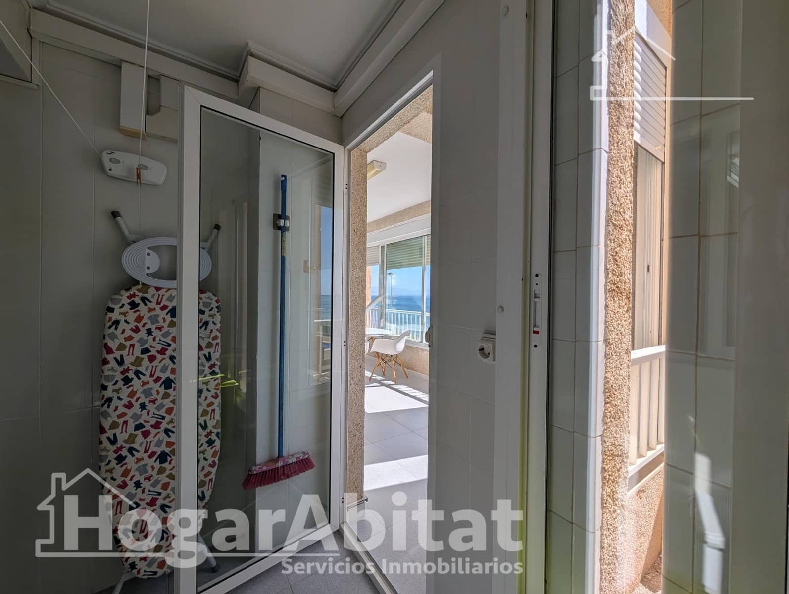 3 bedroom Flat for sale in Arenales del Sol with pool - € 399,000 (Ref: 9881981)