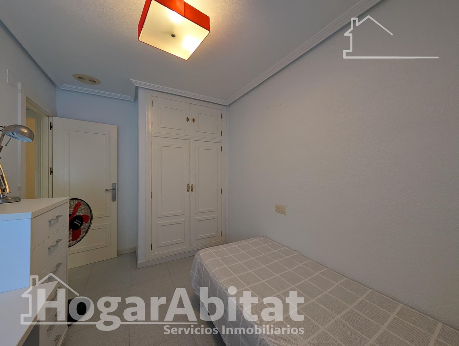 3 bedroom Flat for sale in Arenales del Sol with pool - € 399,000 (Ref: 9881981)