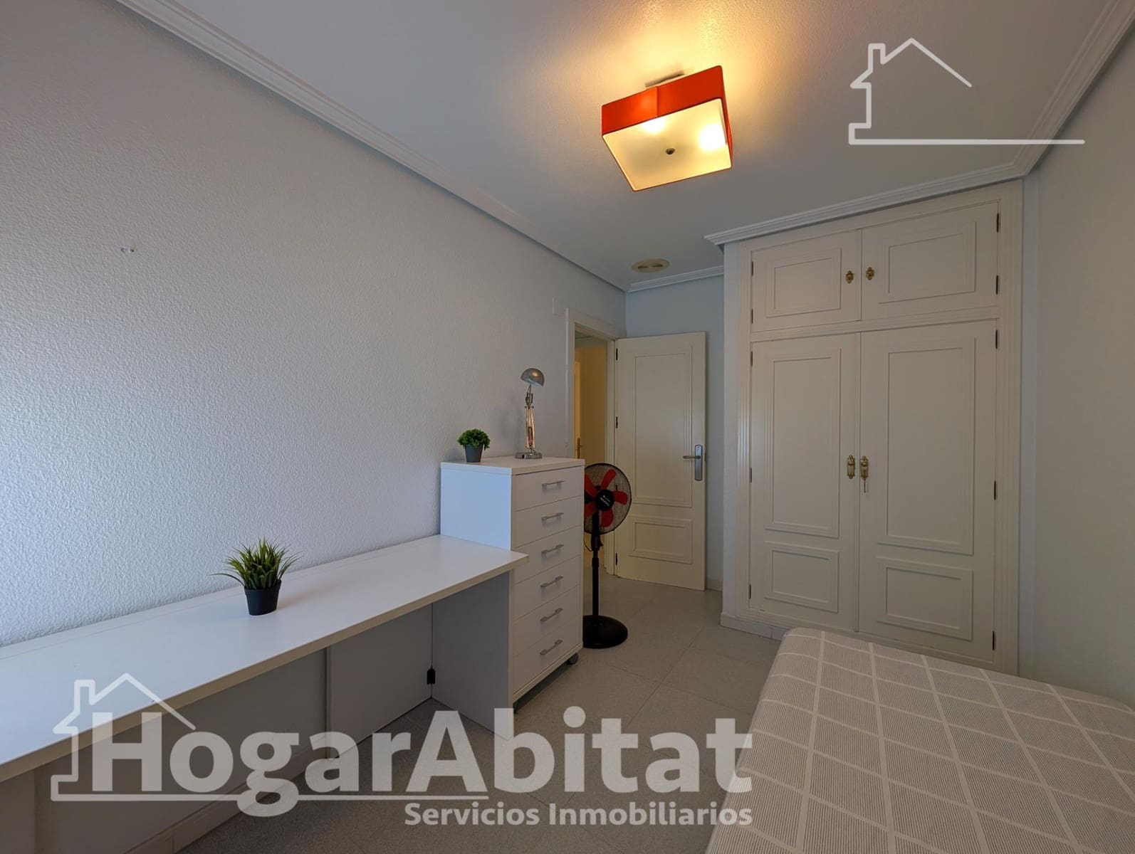 3 bedroom Flat for sale in Arenales del Sol with pool - € 399,000 (Ref: 9881981)