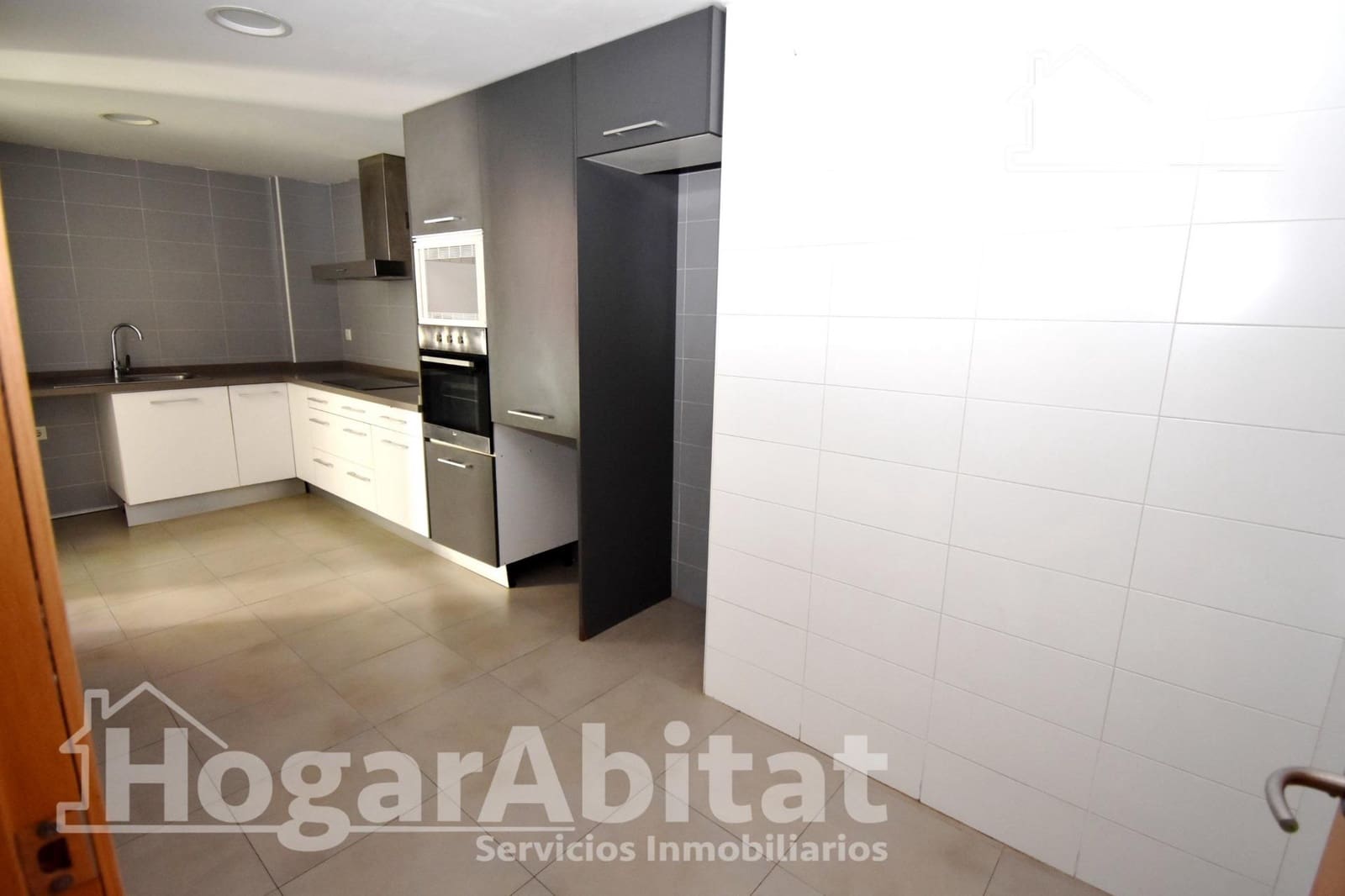 3 bedroom Flat for sale in Massanassa with garage - € 325,000 (Ref: 9881983)